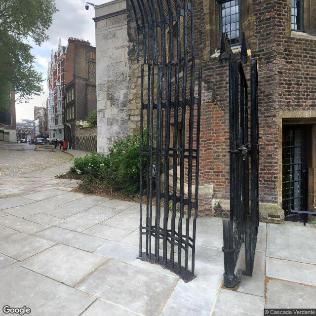 PogoMap.Info - Gym - Charterhouse Sq Gate