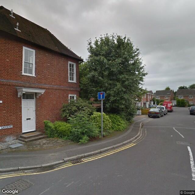 PogoMap.Info - Pokestop - Old Woking Roundabout GR Postbox