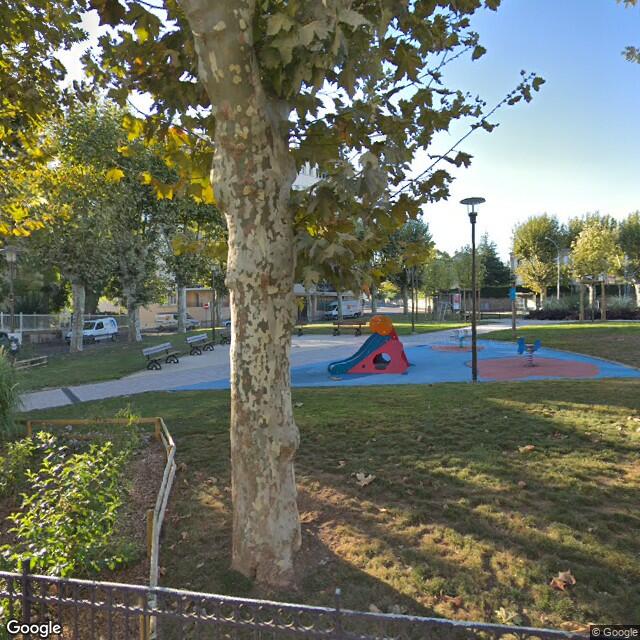 PogoMap.Info - Pokestop - Square Gaston Hyllaire : Aire De Jeux
