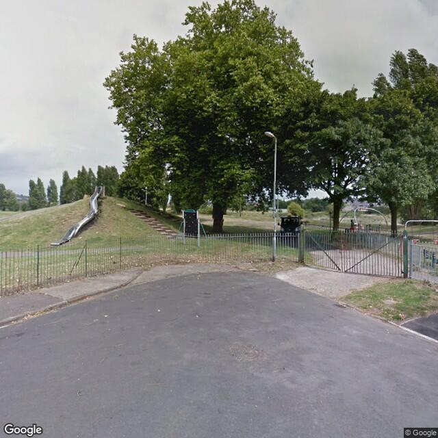 PogoMap.Info - Pokestop - Shaftesbury Park Entrance Gates